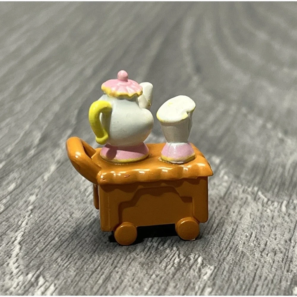 Disney Polly Pocket Beauty & The Beast Mrs. Potts & Chip Tea Cart Miniature